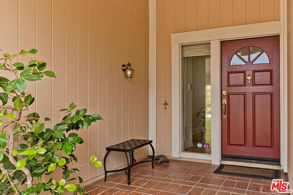 Photo of 17181 Avenida De La Herradura, Pacific Palisades, CA 90272 (MLS # 25609165)