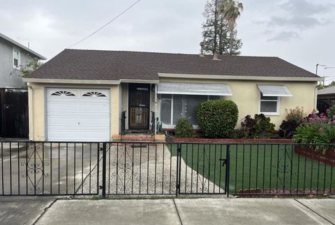 Photo of 879 Birch Avenue, Sunnyvale, CA 94086 (MLS # ML82046742)