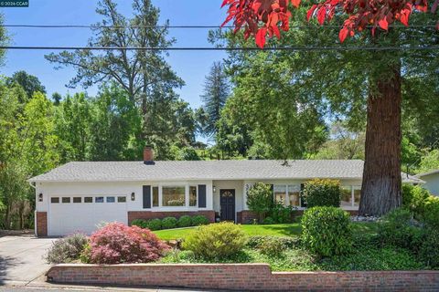 Photo of 3231 Camino Colorados, Lafayette, CA 94549 (MLS # 41132317)