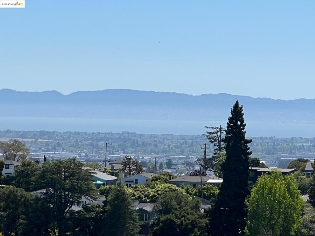 OAKLAND HILLS - Land