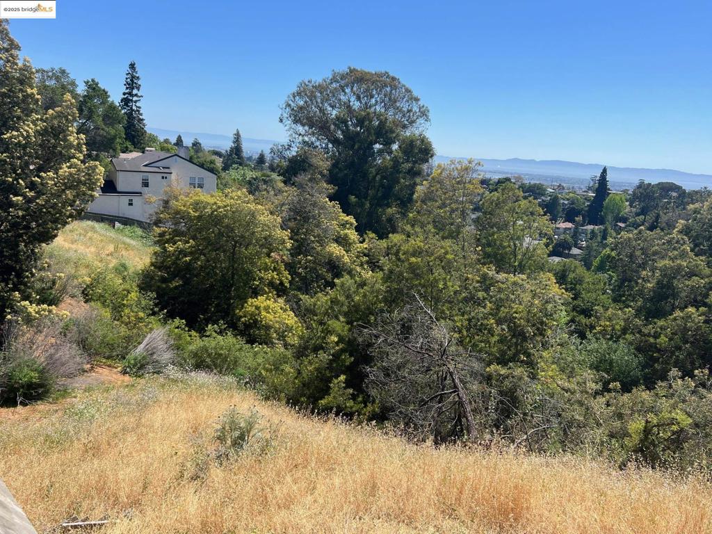 OAKLAND HILLS - Land