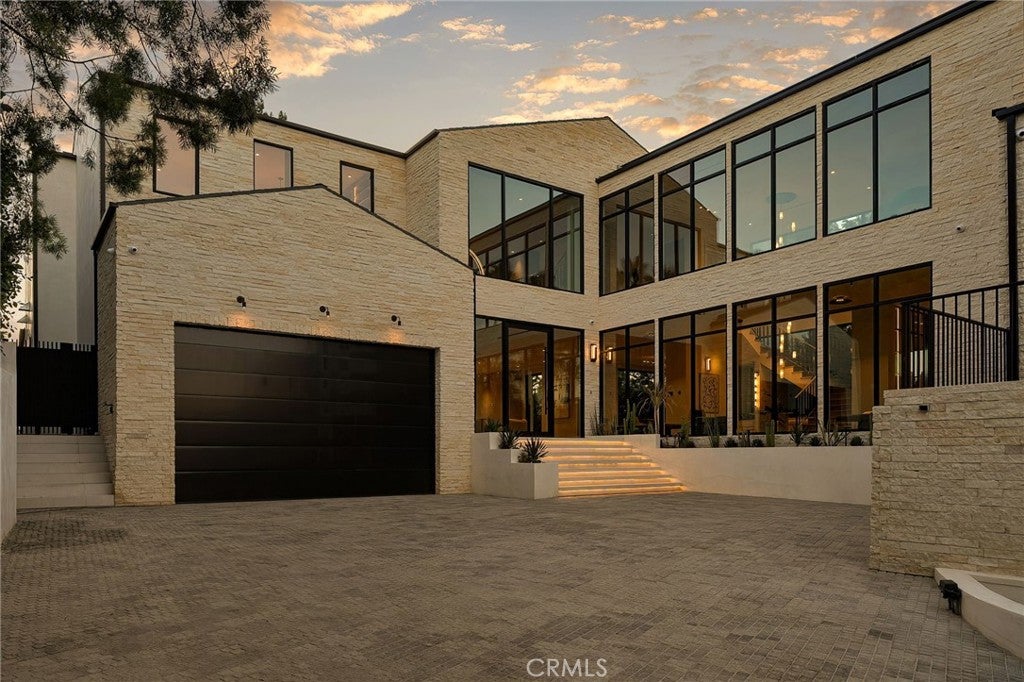 16093 Royal Oak Road