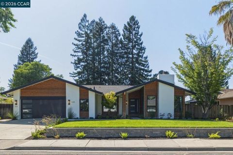 Photo of 545 Marblehead Ln LN, Walnut Creek, CA 94598 (MLS # 41135659)