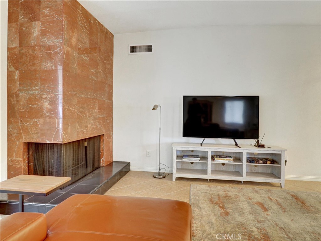 Indian Wells C.C. (32509) - Residential