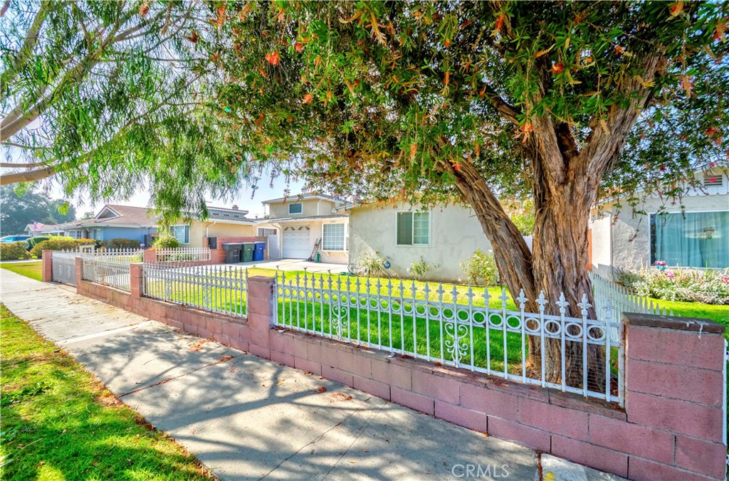 Charming single-story home in North Torrance. Public records show 3 bedrooms and 1 bathroom, but the home currently offers 4 bedrooms, 2.5 bathrooms, and a sunroom. Located in the desirable Torrance school district, this property sits in a quiet neighborhood with convenient access to transportation. A home full of potential — come see it in person!