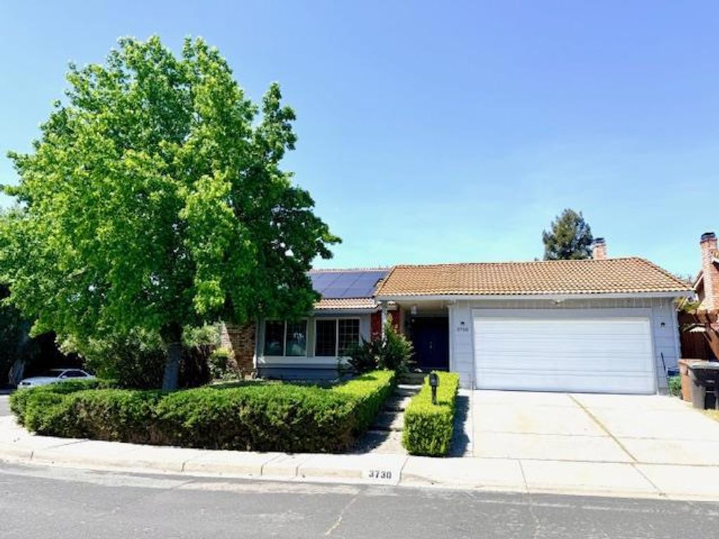 Photo of 3730 Rolling Hills Drive, Pittsburg, CA 94565 (MLS # ML82043379)