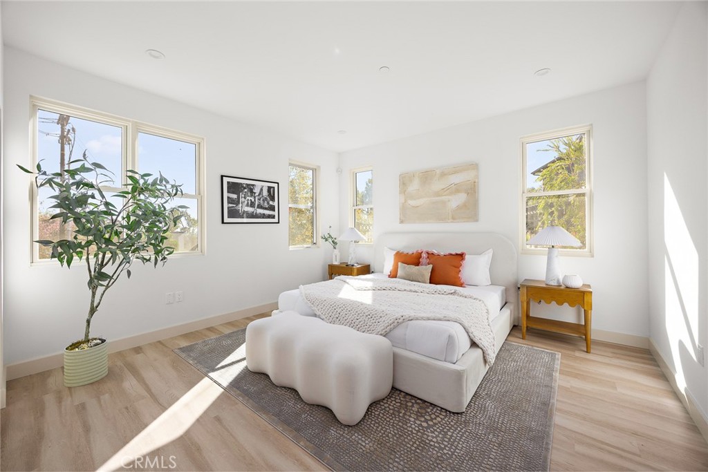 Sierra Madre, California, 91024, United States, 5 Bedrooms Bedrooms, ,6 BathroomsBathrooms,Residential,Active,2024506