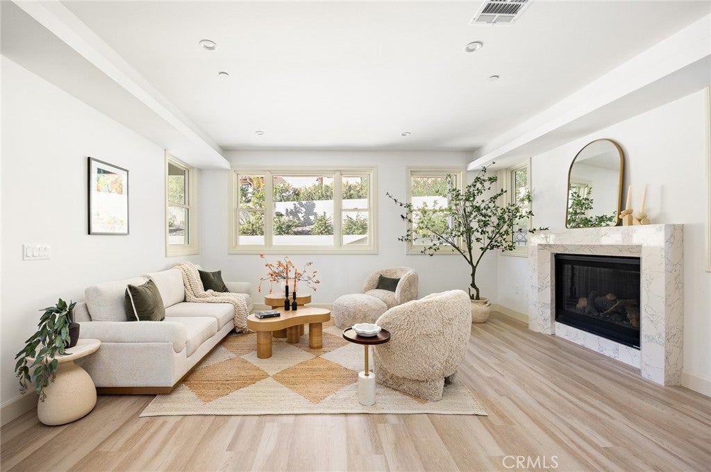 Sierra Madre, California, 91024, United States, 5 Bedrooms Bedrooms, ,6 BathroomsBathrooms,Residential,Active,2024506