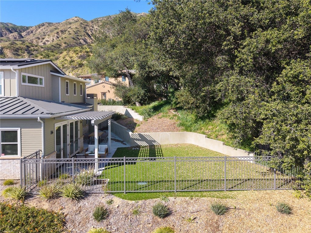 Sierra Madre, California, 91024, United States, 5 Bedrooms Bedrooms, ,6 BathroomsBathrooms,Residential,Active,2024506