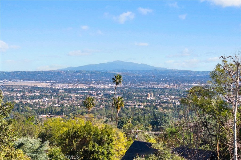 Sierra Madre, California, 91024, United States, 5 Bedrooms Bedrooms, ,6 BathroomsBathrooms,Residential,Active,2024506