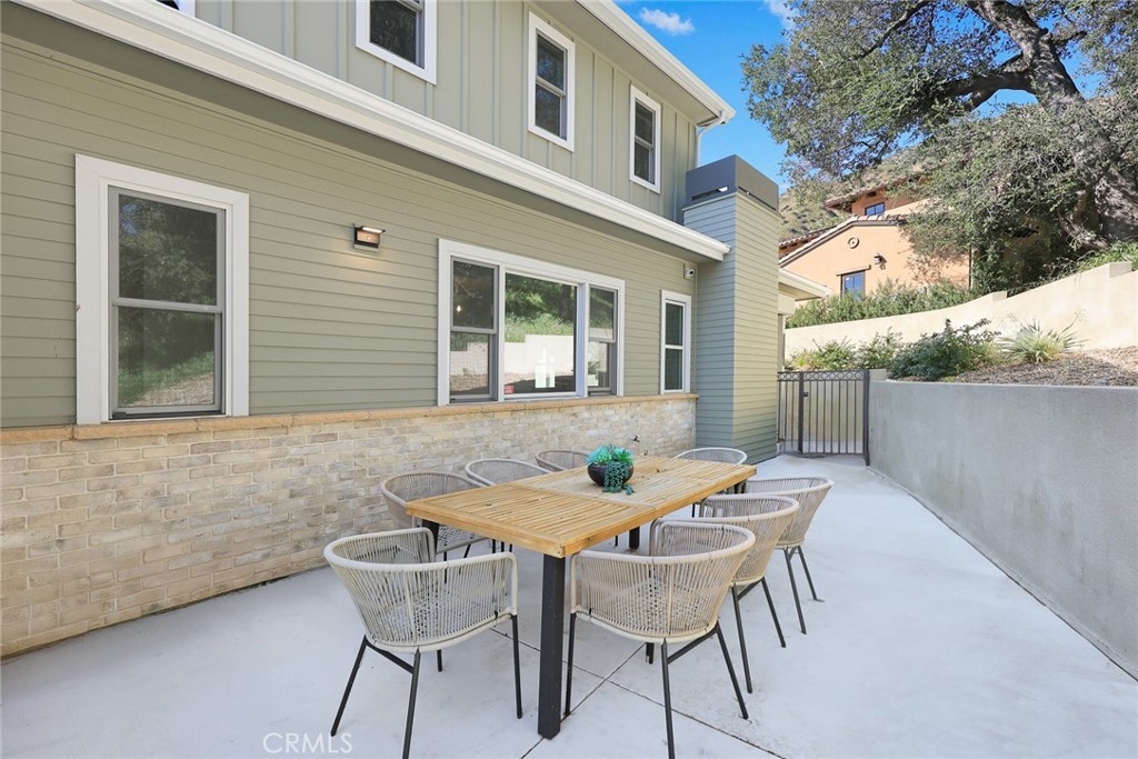 Sierra Madre, California, 91024, United States, 5 Bedrooms Bedrooms, ,6 BathroomsBathrooms,Residential,Active,2024506