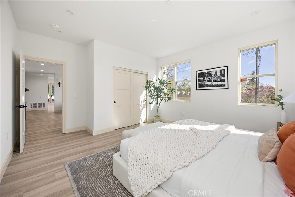 Sierra Madre, California, 91024, United States, 5 Bedrooms Bedrooms, ,6 BathroomsBathrooms,Residential,Active,2024506
