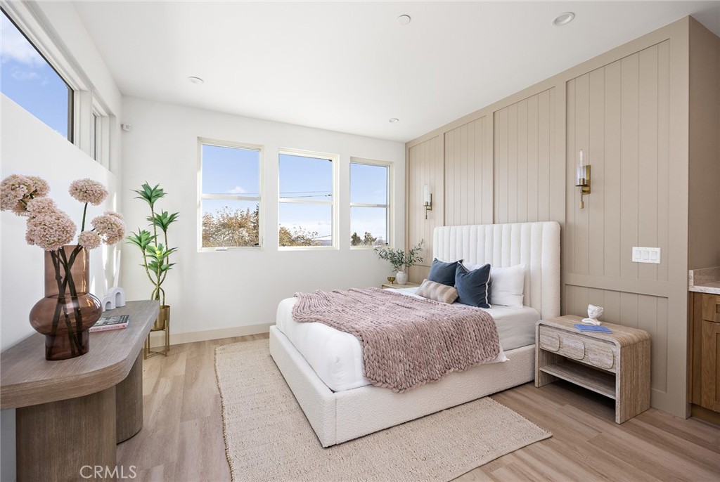 Sierra Madre, California, 91024, United States, 5 Bedrooms Bedrooms, ,6 BathroomsBathrooms,Residential,Active,2024506