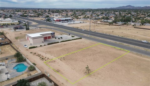 Photo of 43436716 Bear Valley Road, Apple Valley, CA 92308 (MLS # HD26220836)