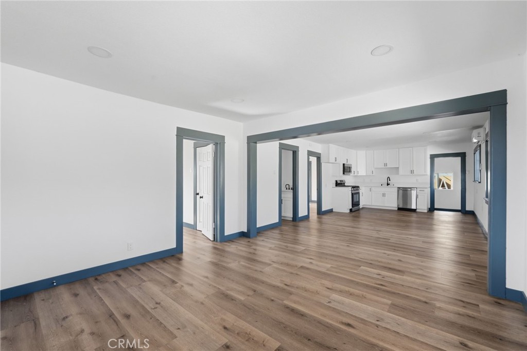 137 W 84th Place