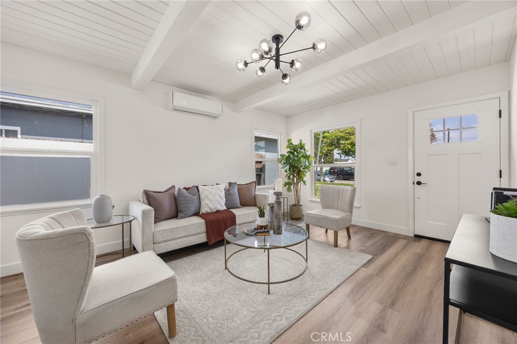 3744 W 144th Place