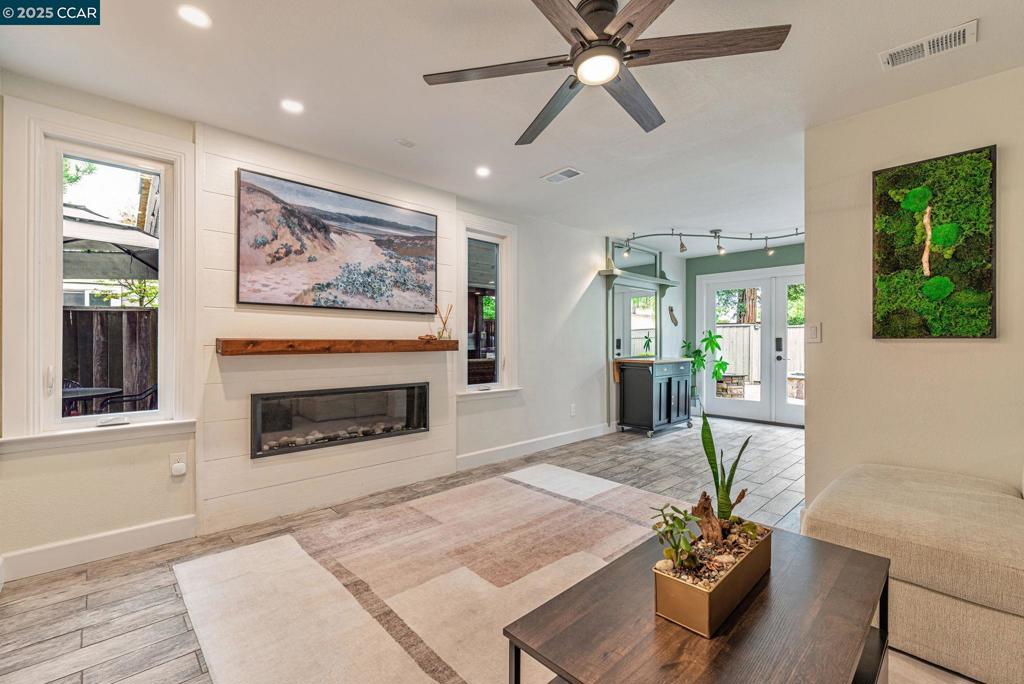 SHANNON HILLS - Residential
