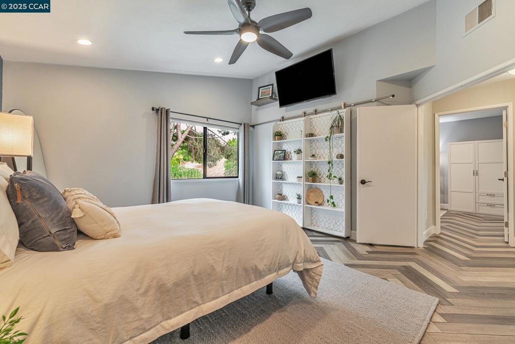 SHANNON HILLS - Residential