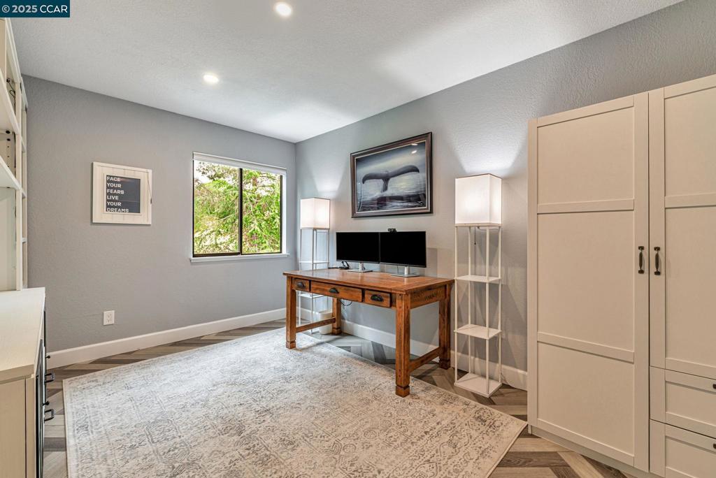 SHANNON HILLS - Residential