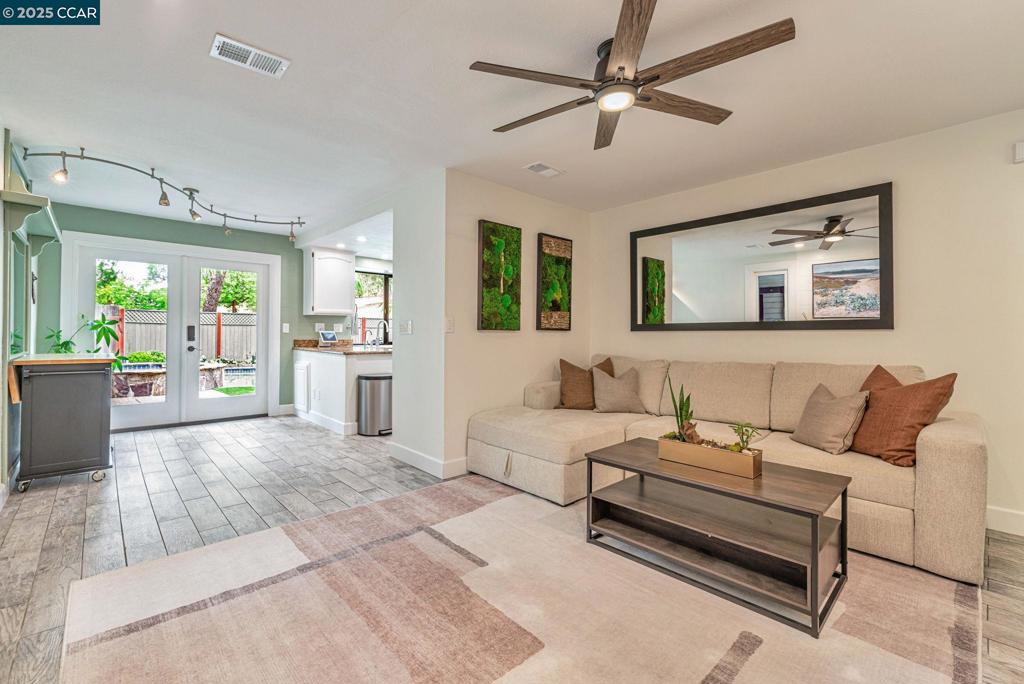 SHANNON HILLS - Residential