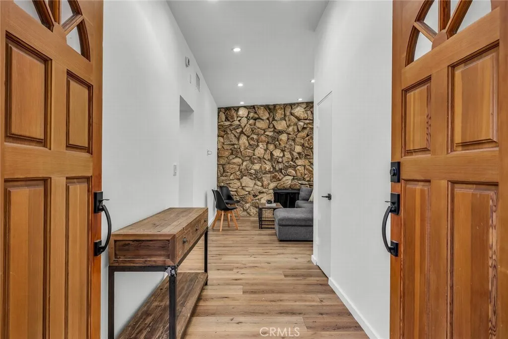 Woodland Hills, California 91364, United States, 3 Bedrooms Bedrooms, ,2 BathroomsBathrooms,Residential,Active,226652