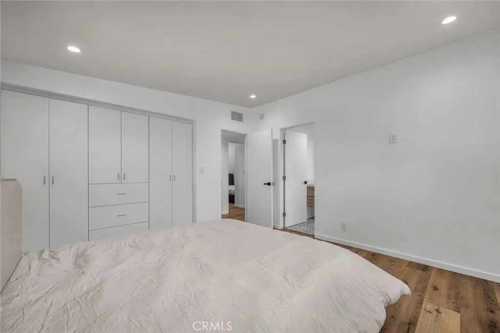 Woodland Hills, California 91364, United States, 3 Bedrooms Bedrooms, ,2 BathroomsBathrooms,Residential,Active,226652