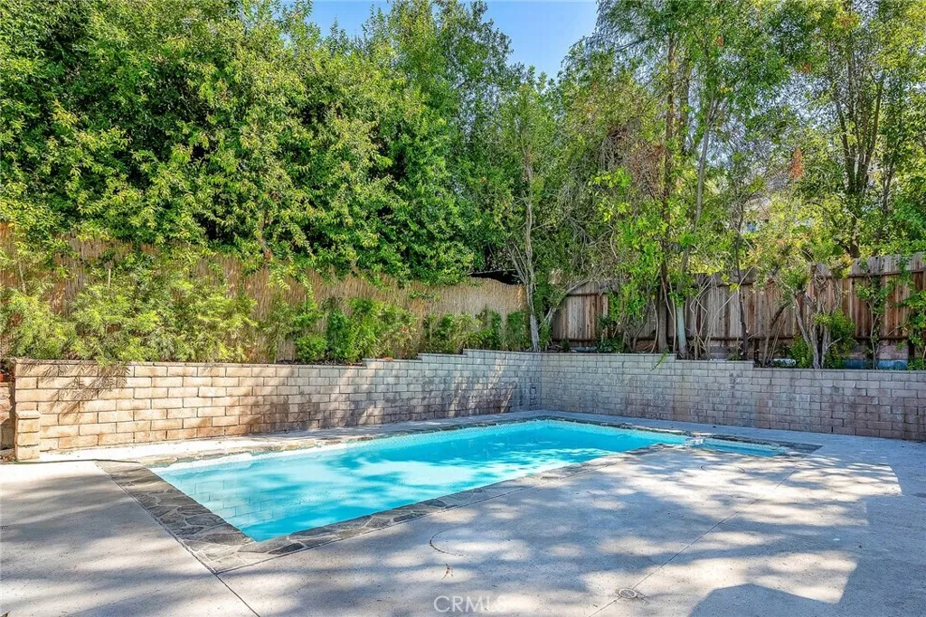 Woodland Hills, California 91364, United States, 3 Bedrooms Bedrooms, ,2 BathroomsBathrooms,Residential,Active,226652