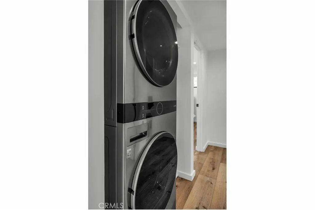 Woodland Hills, California 91364, United States, 3 Bedrooms Bedrooms, ,2 BathroomsBathrooms,Residential,Active,226652