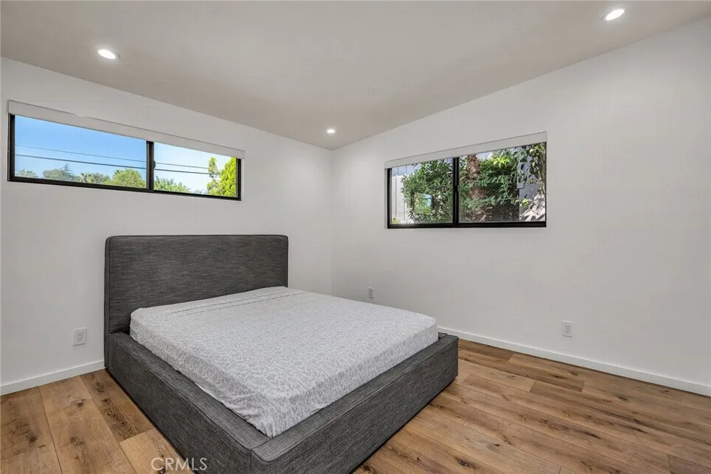 Woodland Hills, California 91364, United States, 3 Bedrooms Bedrooms, ,2 BathroomsBathrooms,Residential,Active,226652