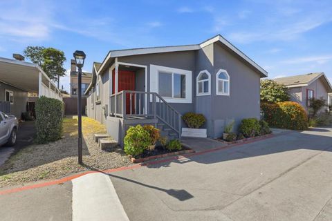 Photo of 20 Russell Road, Salinas, CA 93906 (MLS # ML82046684)
