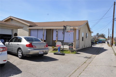 Photo of 201 S Vernon Avenue, Azusa, CA 91702 (MLS # CV26054582)
