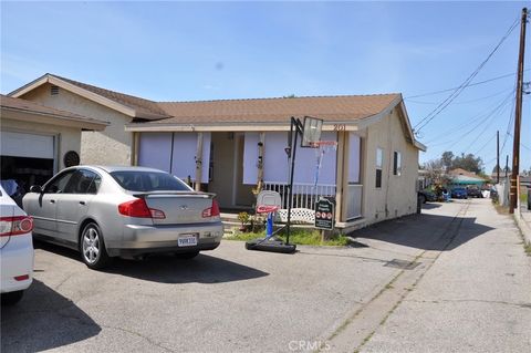 Photo of 201 S Vernon Avenue, Azusa, CA 91702 (MLS # CV26054582)
