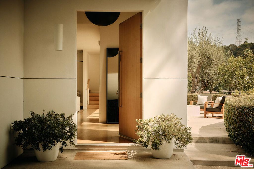 Photo of 2635 Carman Crest Drive, Los Angeles, CA 90068 (MLS # 25604409)