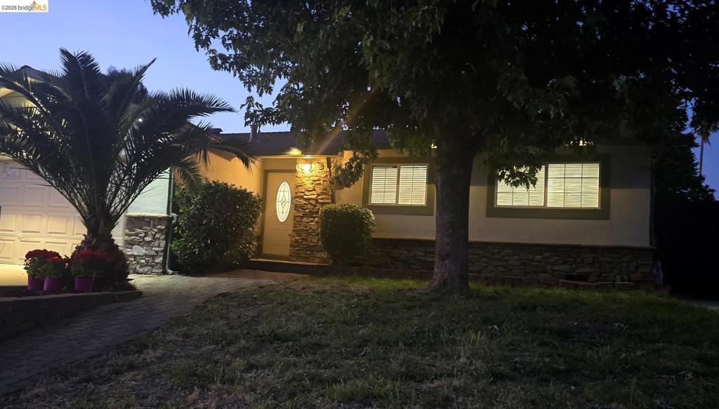 2332 Saint George DR