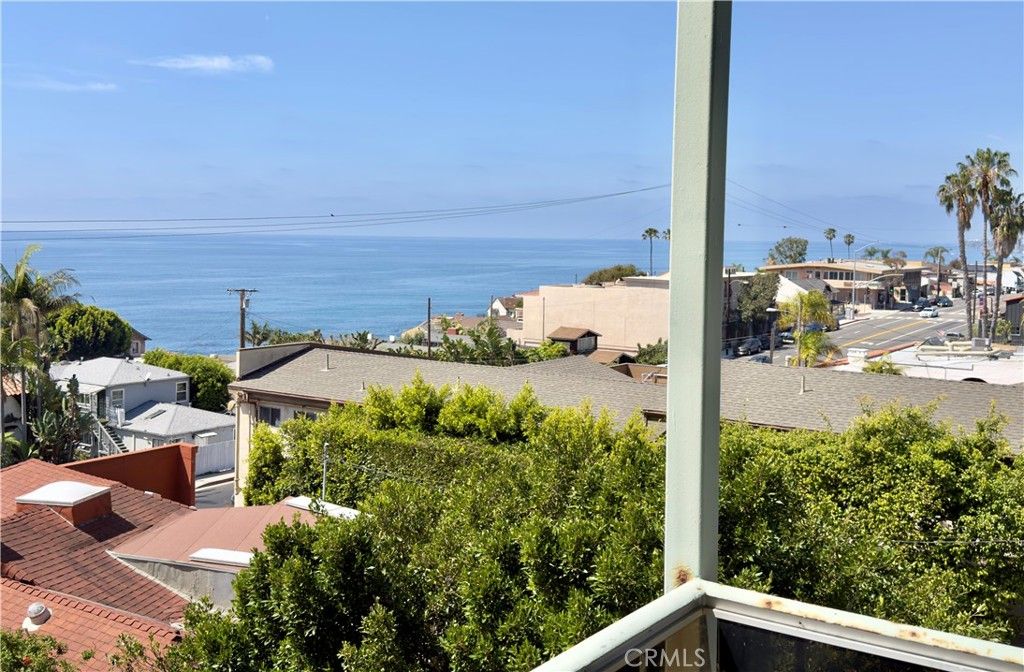 Photo of 240 Moss St #12, Laguna Beach, CA 92651 (MLS # LG26064319)