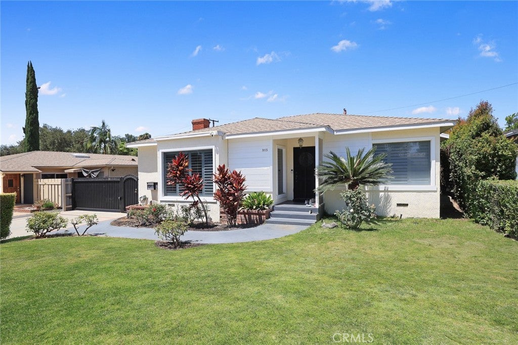 915 N Santa Anita