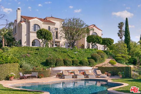 Photo of 6201 Ramirez Mesa Drive, Malibu, CA 90265 (MLS # 26833753)