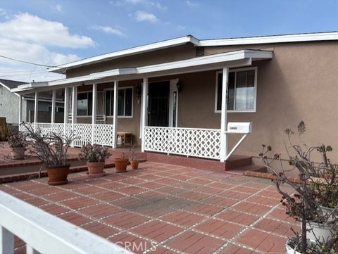 Photo of 3661 Seabright Ave, Long Beach, CA 90810 (MLS # PW25255488)
