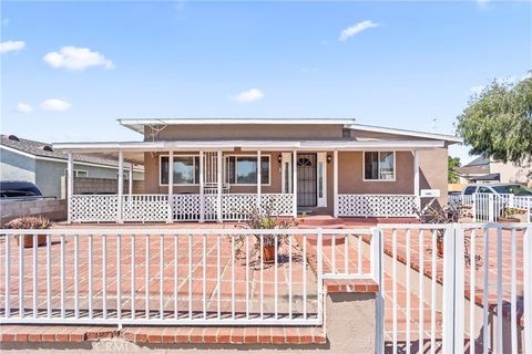 Photo of 3661 Seabright Ave, Long Beach, CA 90810 (MLS # PW25255488)