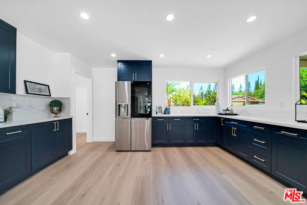 10200 Shoshone Avenue