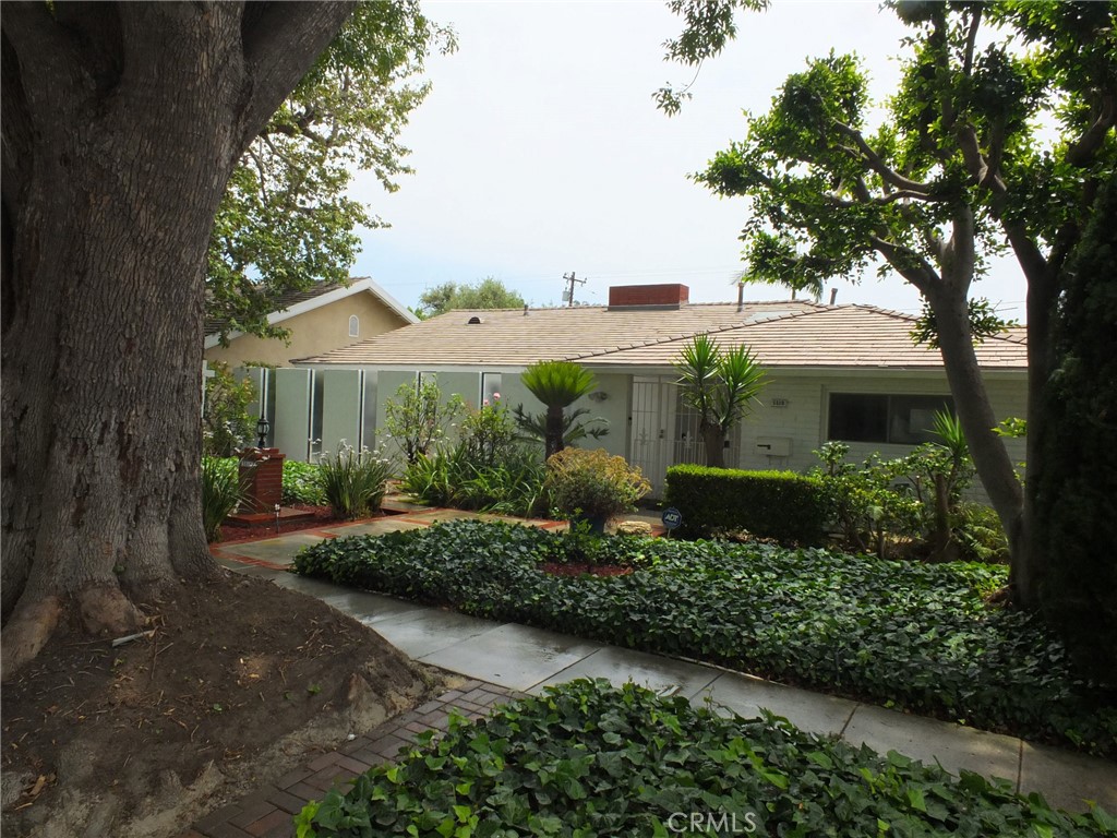 5510 E La Pasada Street E