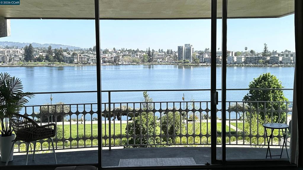 1555 Lakeside Dr. 50