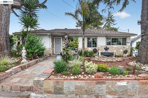 Photo of 2541 Marina Blvd BLVD, San Leandro, CA 94577 (MLS # 41133413)