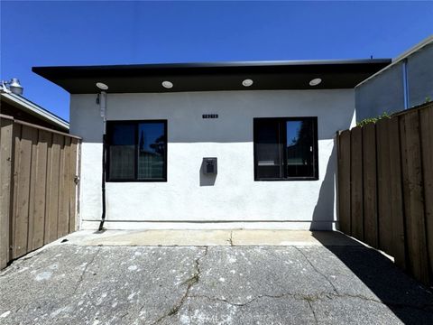 Photo of 19219 Hartland Street, Reseda, CA 91335 (MLS # SR26074781)