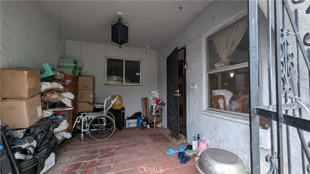 1113 W Hellman Avenue