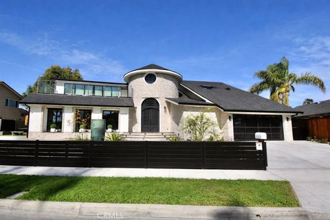 Photo of 16572 Carousel Ln Ln, Huntington Beach, CA 92649 (MLS # PW26081101)