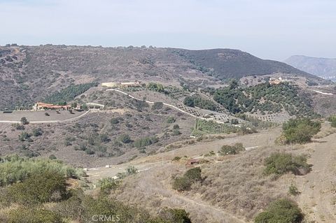 Photo of 8 La Cruz Drive, Temecula, CA 92590 (MLS # SW26112472)