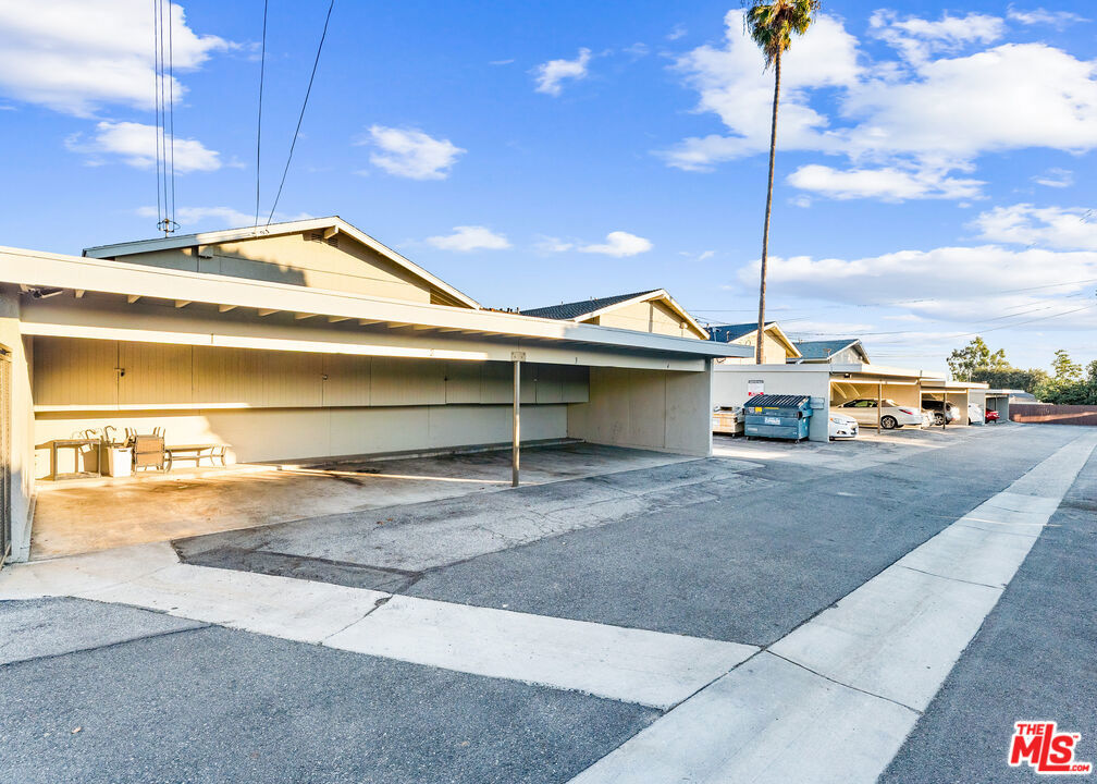 211 S Valencia Street