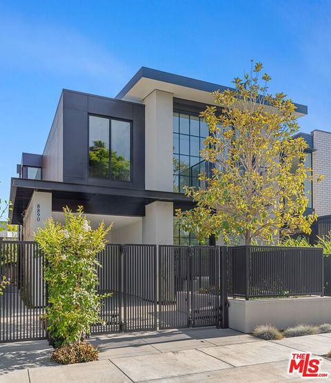 Photo of 8890 Rosewood Avenue, West Hollywood, CA 90048 (MLS # 25619941)