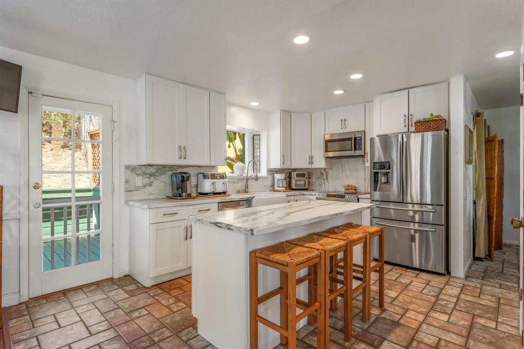 4439 La Canada